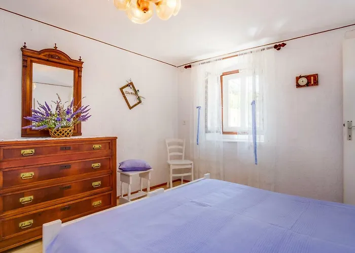 Carmen Veli Lošinj